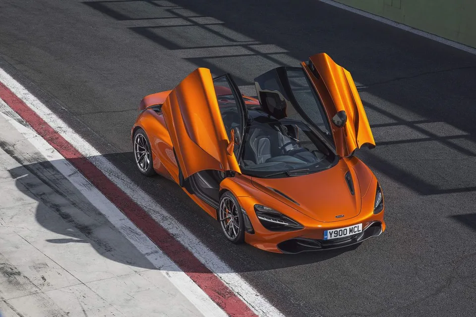 McLaren 720S, generation photo