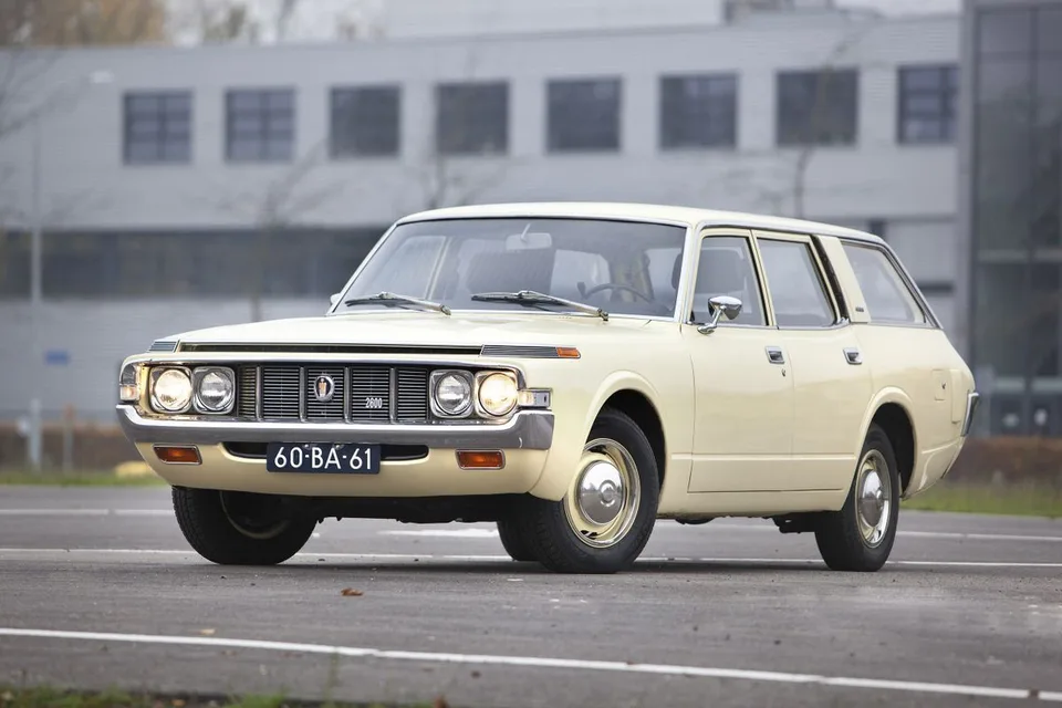 Toyota Crown, generation photo