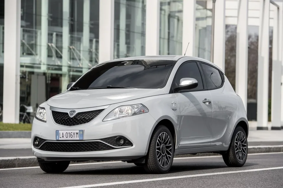 Ypsilon 3 generation, restyling