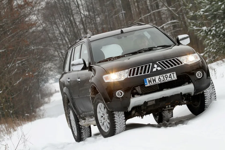 Pajero Sport 2 generation
