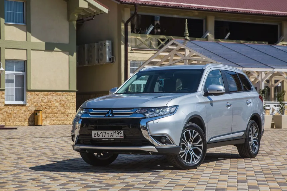 Outlander 3 generation, restyling 2