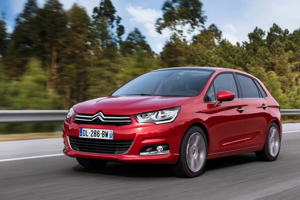 C4 2 generation, restyling