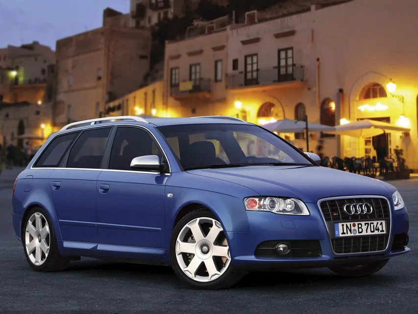 Audi S4, generation photo