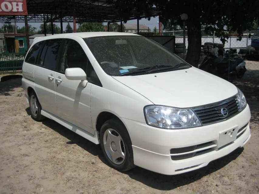 Nissan Prairie, generation photo