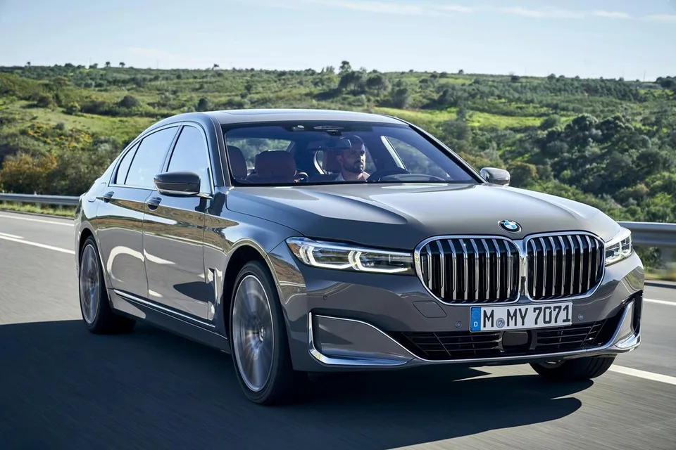7 series 6 generation, restyling