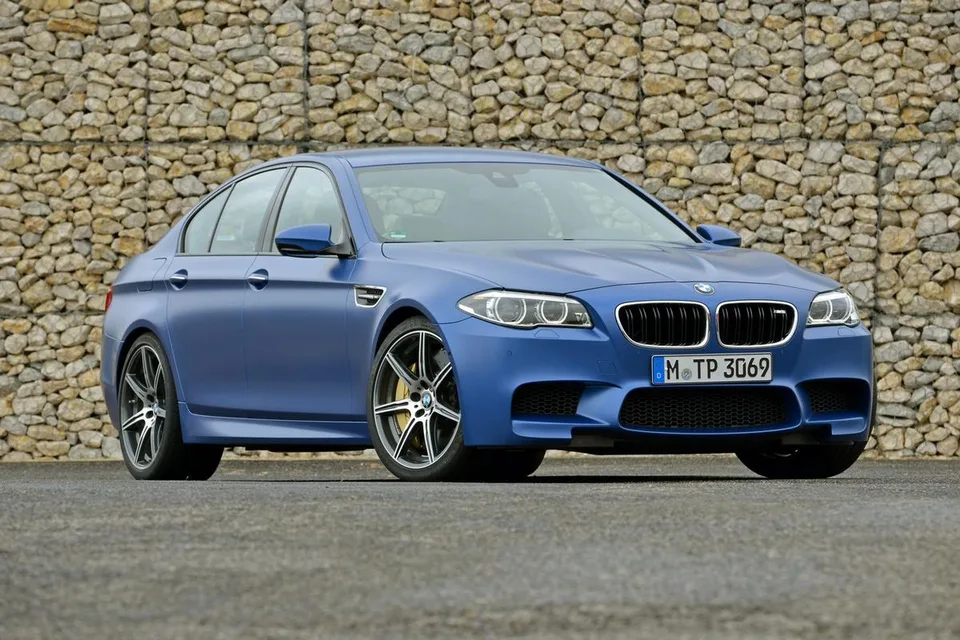 BMW M5, generation photo