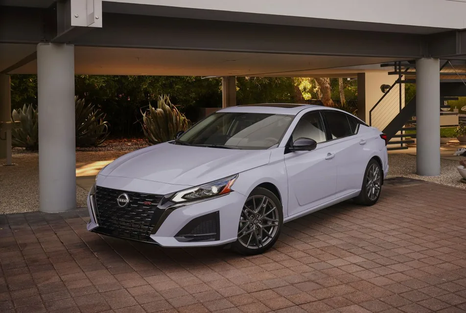 Altima 6 generation, restyling 1