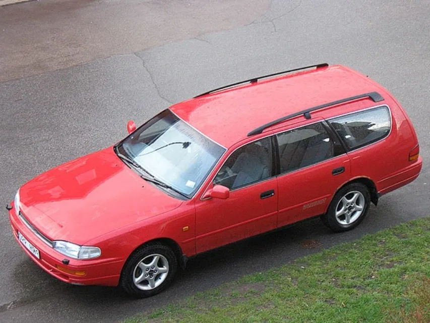 Holden Apollo, generation photo