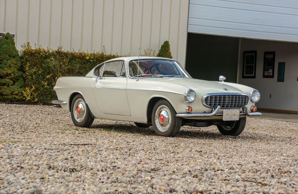 Volvo P1800, generation photo