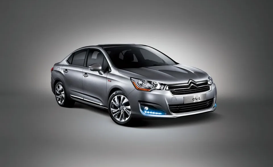 Citroen C4, generation photo