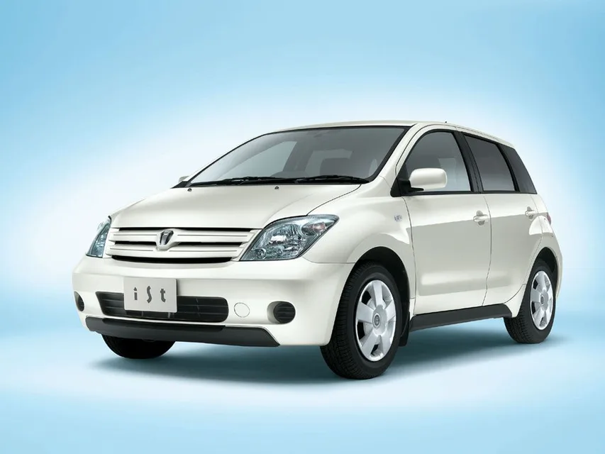 Toyota Ist, generation photo