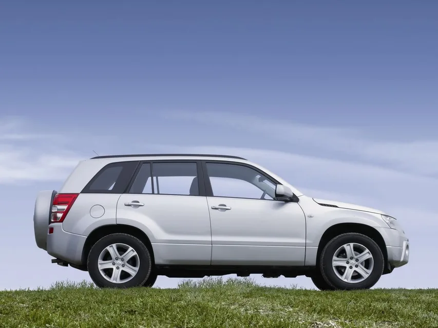 Suzuki Grand Vitara, generation photo