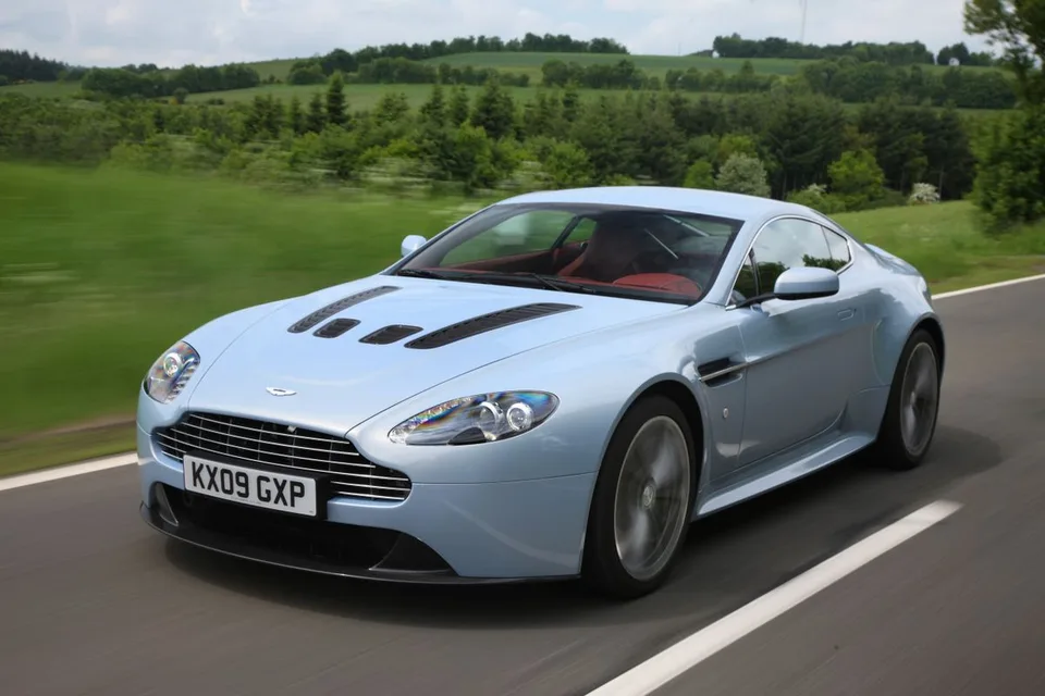 Aston Martin V12 Vantage, generation photo