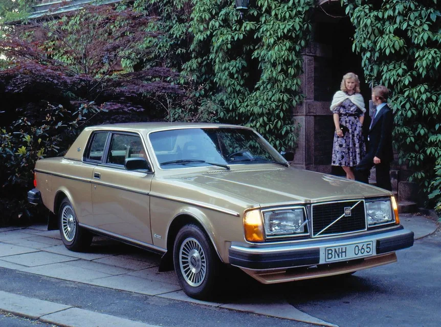 Volvo 260 Series 1 generation