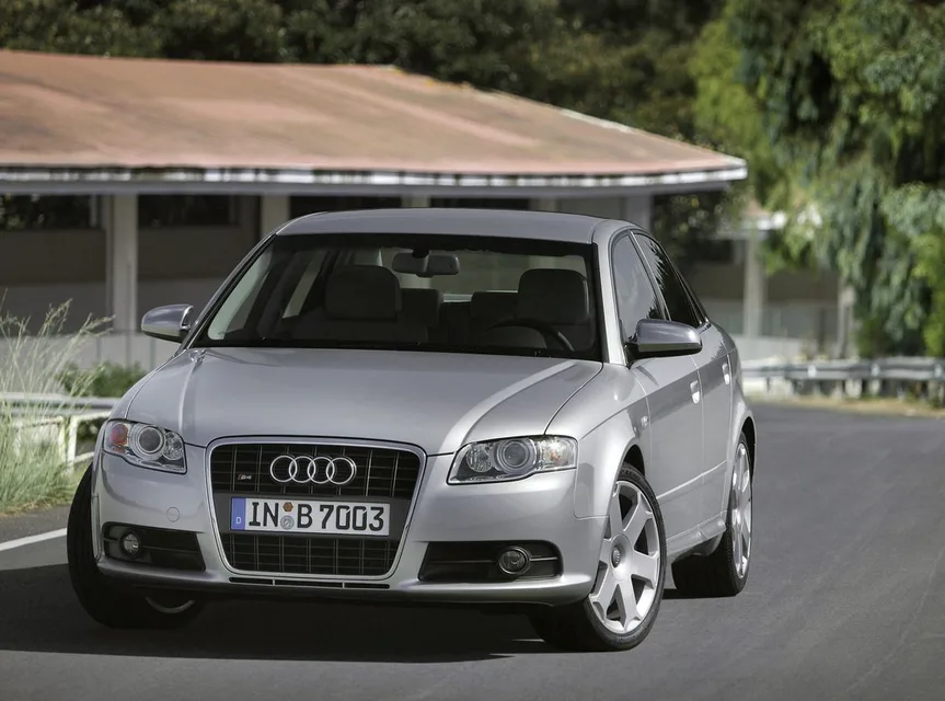 Audi S4, generation photo