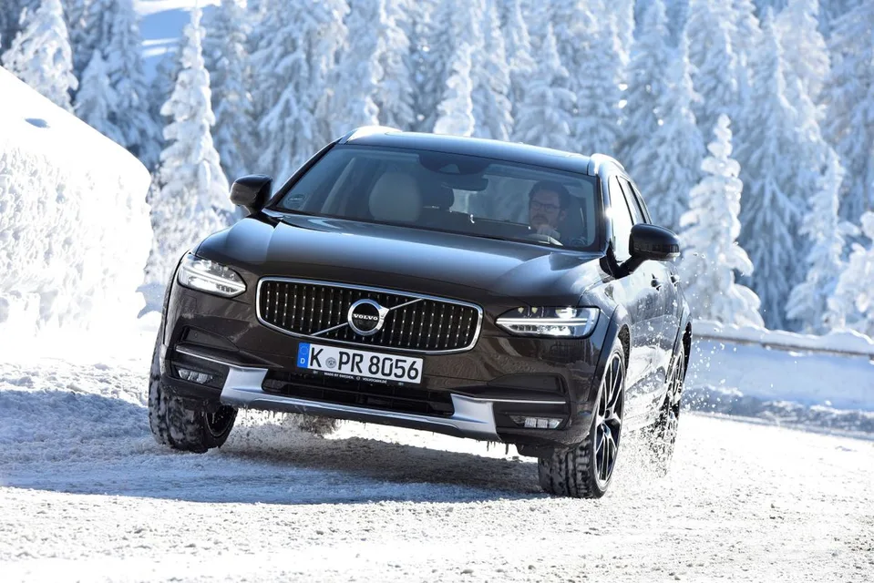 V90 Cross Country 1 generation