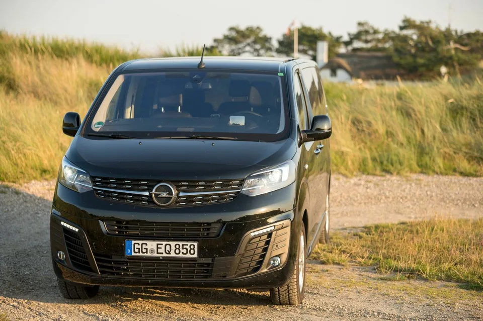 Opel Zafira Life, generation photo