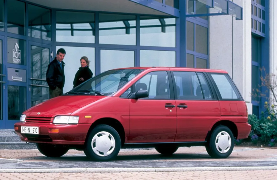Nissan Prairie, generation photo