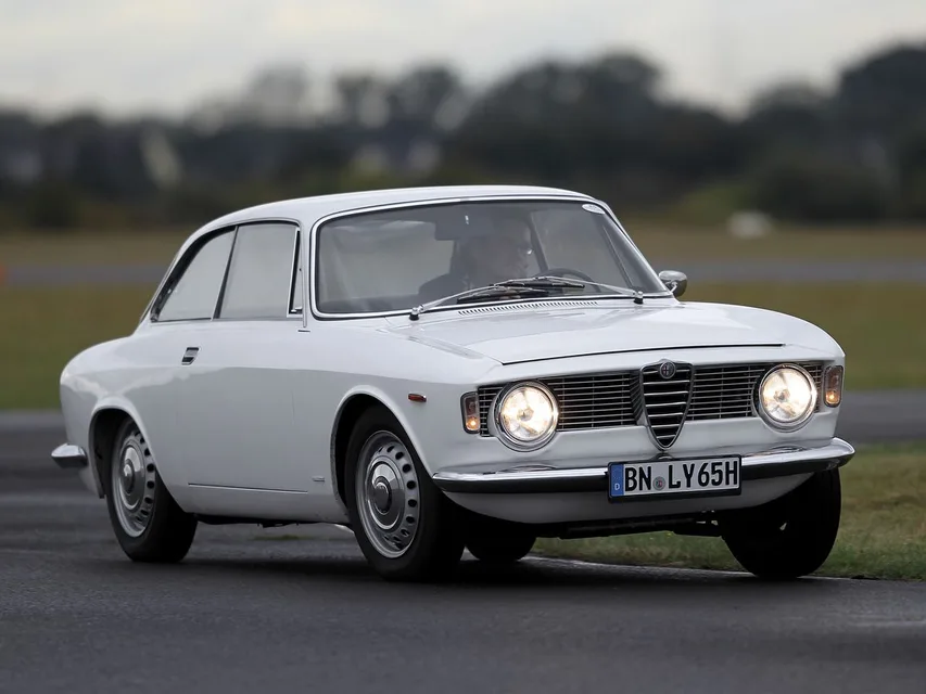 Alfa Romeo 105/115, generation photo