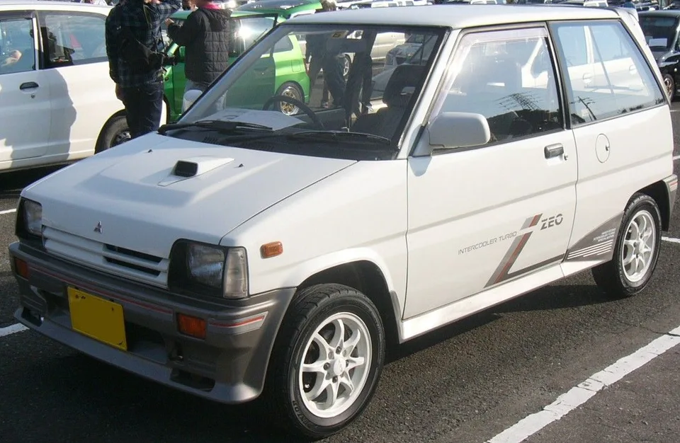 Mitsubishi Minica, generation photo