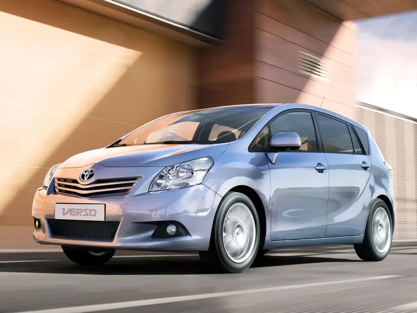 Toyota Verso, generation photo