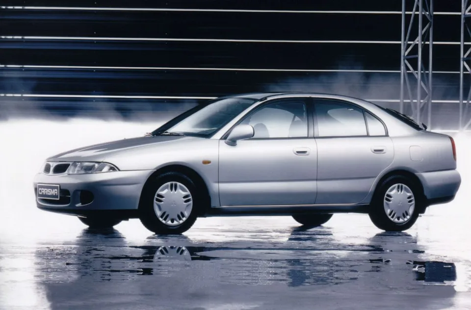 Mitsubishi Carisma, generation photo