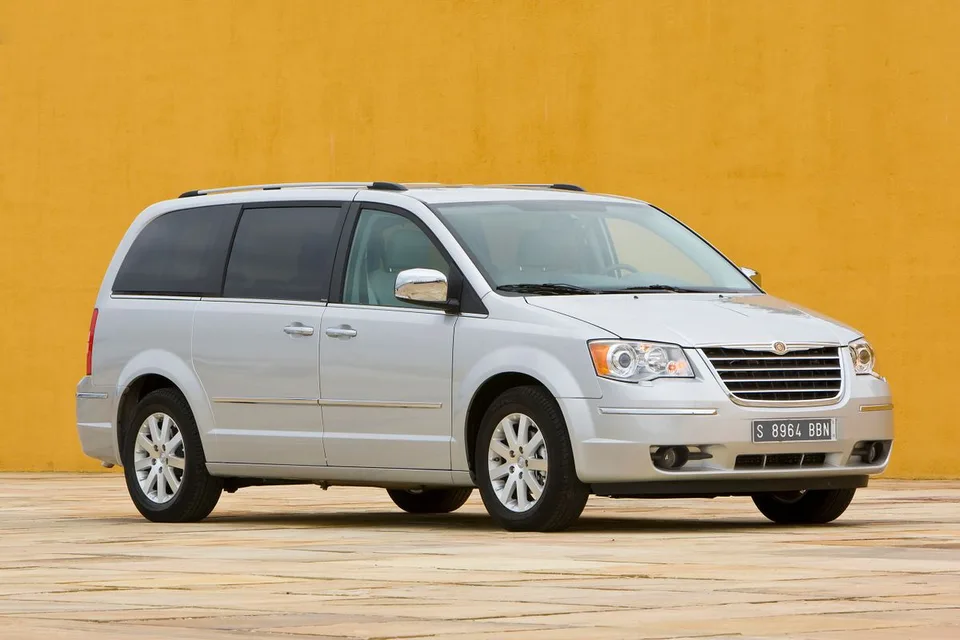 Chrysler Grand Voyager, generation photo