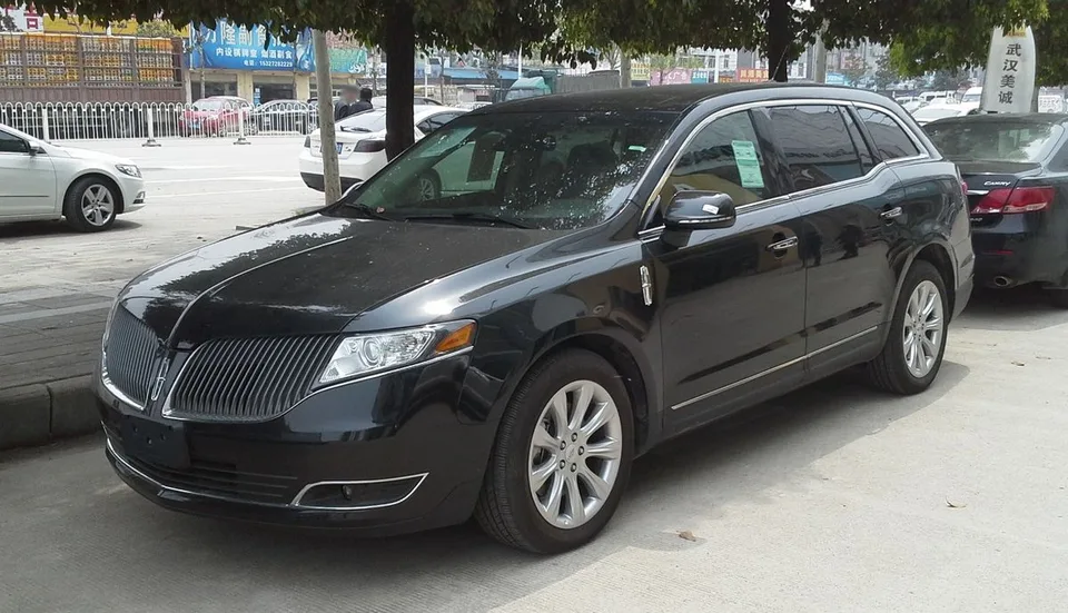 Lincoln MKT, generation photo