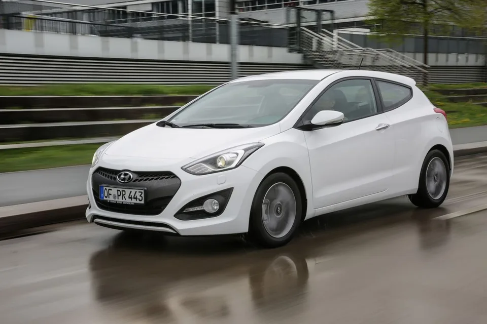 Hyundai i30, generation photo
