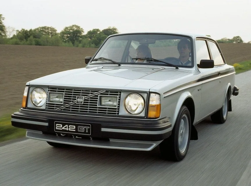 Volvo 240 Series, generation photo