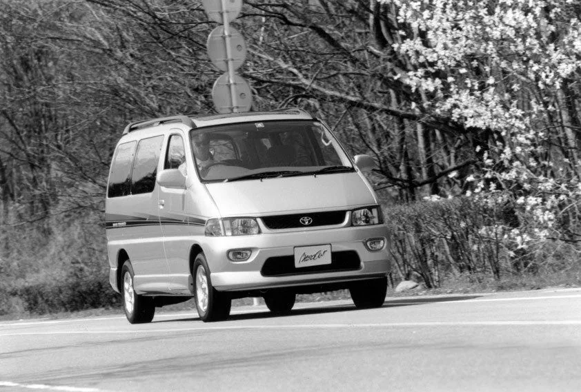 Toyota RegiusAce, generation photo