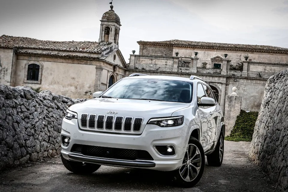 Cherokee 5 generation, restyling