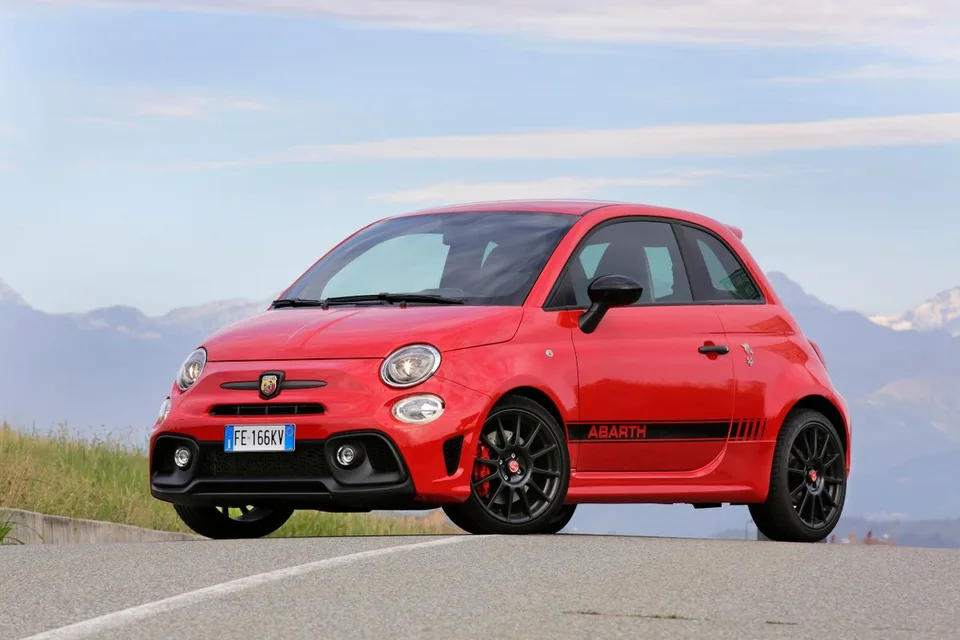 595 1 generation, restyling