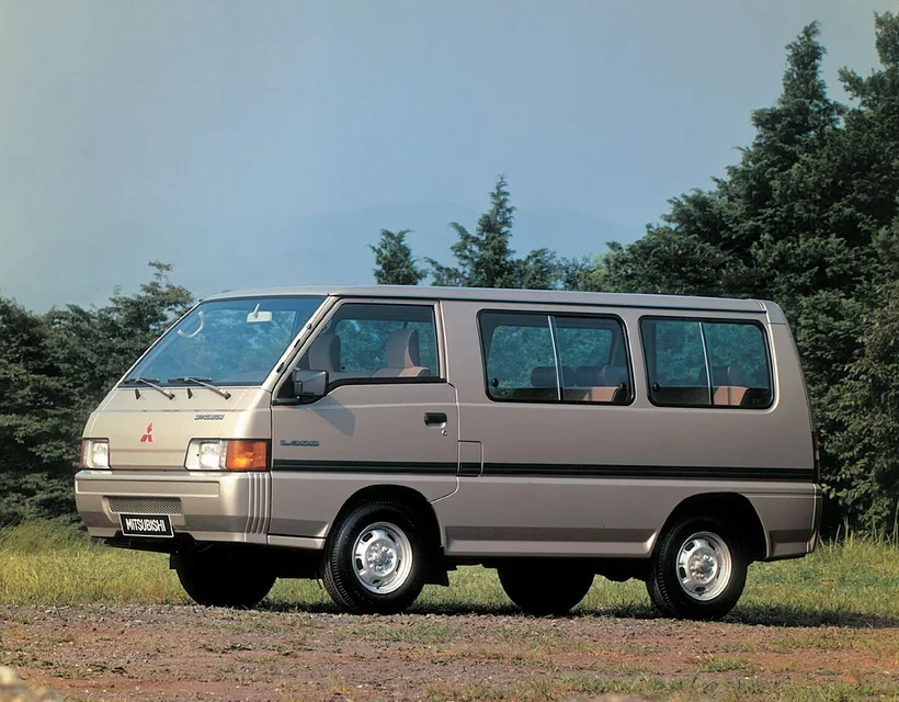 Mitsubishi L300, generation photo