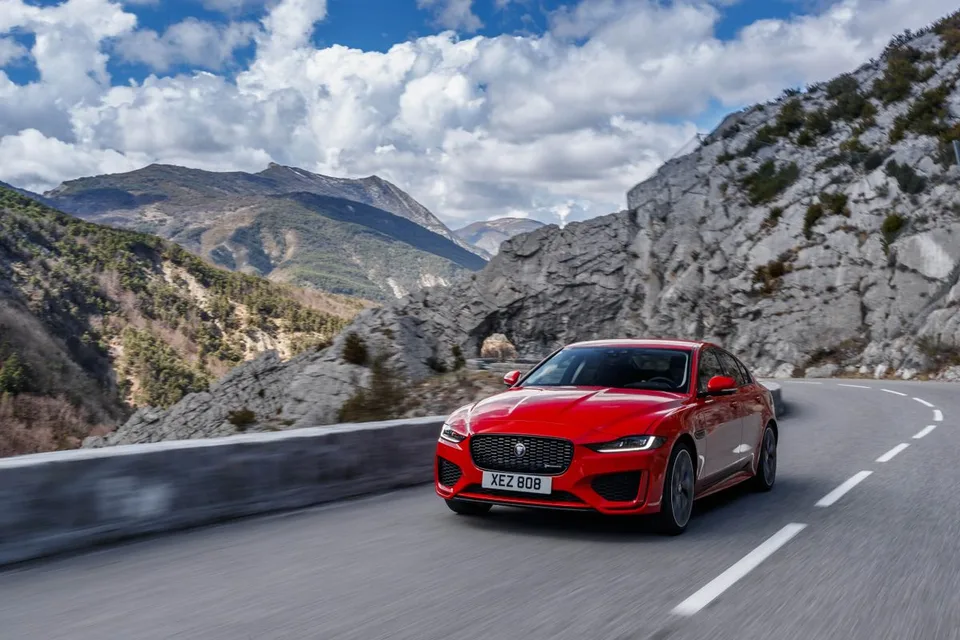 XE 1 generation, restyling