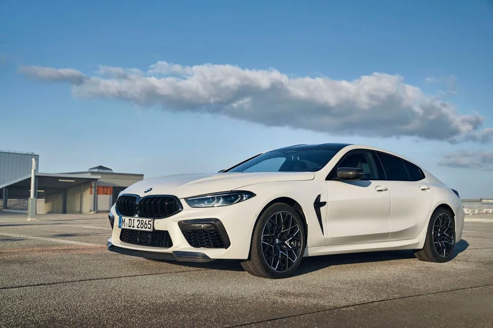 BMW M8, generation photo