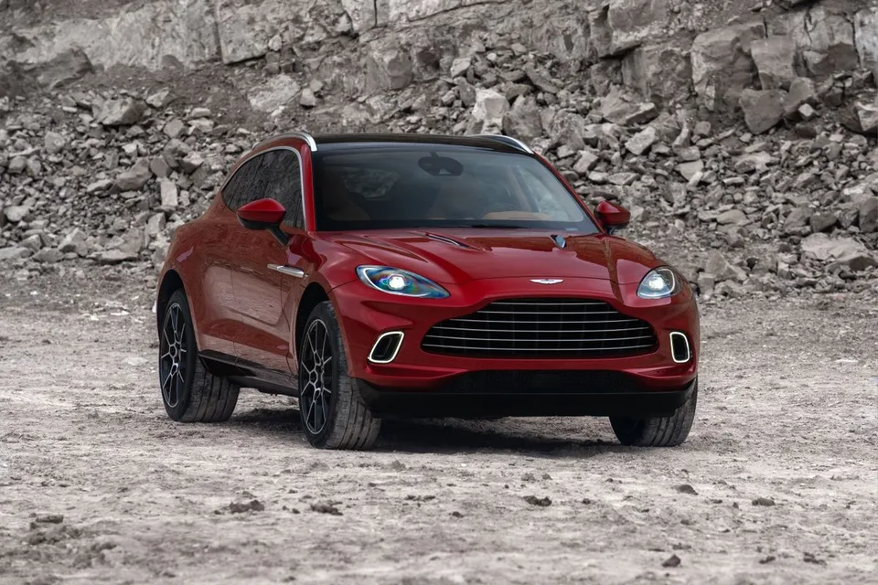 Aston Martin DBX, generation photo