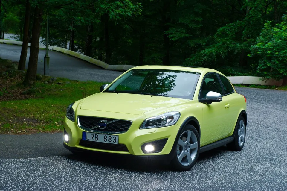 C30 1 generation, restyling