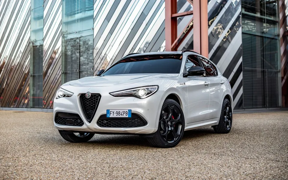 Alfa Romeo Stelvio, generation photo