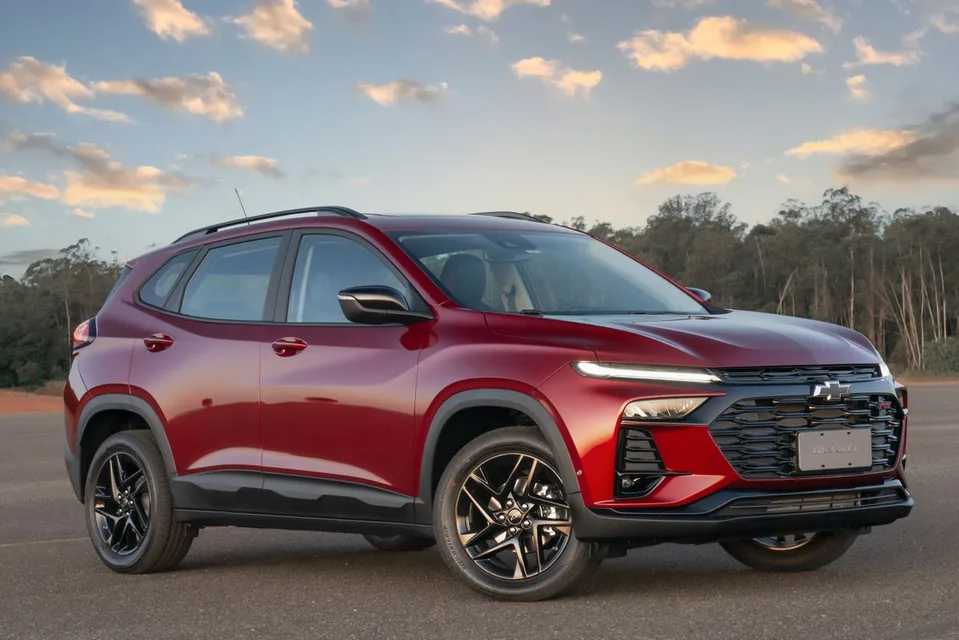 Tracker 4 generation, restyling