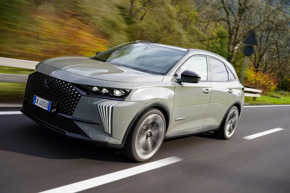 7 Crossback 1 generation, restyling 1