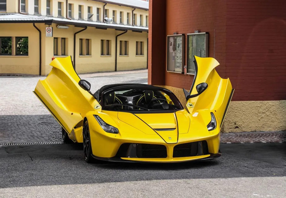LaFerrari 1 generation