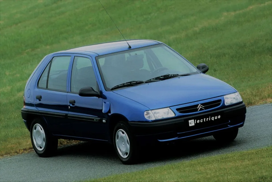 Citroen Saxo, generation photo